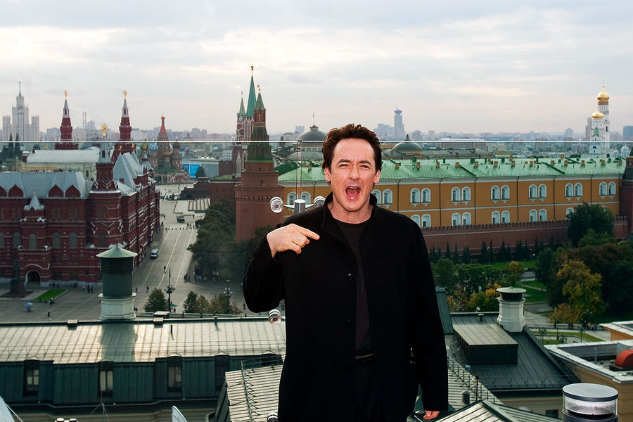 Джон Кьюсак во время визита в&nbsp;Москву, 2012&nbsp;год