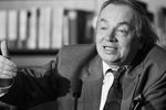 Участник «круглого стола» советских и французских писателей, поэт Андрей Вознесенский, 1989 год