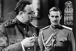 Актеры Владислав Стржельчик в роли генерал-лейтенанта Ковалевского и Юрий Соломин в роли Кольцова в кадре из фильма Евгения Ташкова «Адъютант его превосходительства», 1969 год