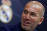 Главный тренер футбольного клуба «Реал Мадрид» Зинедин Зидан во время пресс-конференции в&nbsp;Мадриде, 31 мая 2018 года
