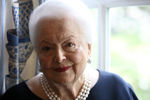 Актриса Оливия де Хэвилленд в&nbsp;год своего 100-летнего юбилея, 18 июня 2016 года