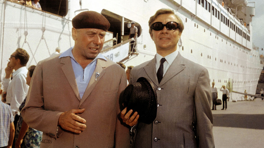 Анатолий Папанов и Андрей Миронов в&nbsp;фильме &laquo;Бриллиантовая рука&raquo; (1968)
