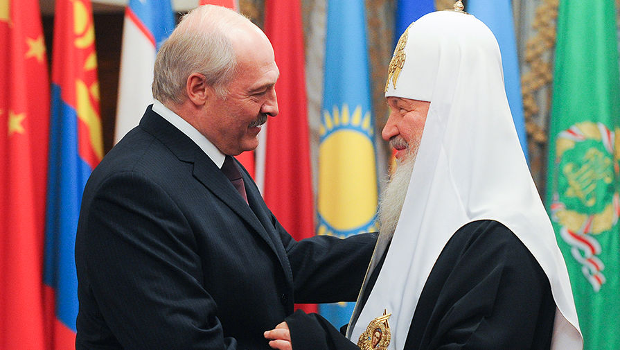 Президент Белоруссии Александр Лукашенко поздравляет патриарха Московского и всея Руси Кирилла с&nbsp;70-летием
