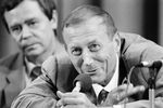 Поэт Евгений Евтушенко (справа) и писатель Валентин Распутин (слева), 1986 год