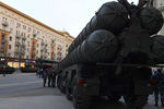 Зенитный ракетный комплекс С-400 &laquo;Триумф&raquo; перед&nbsp;началом репетиции военного парада на&nbsp;Красной площади, посвященного 74-й годовщине Победы в&nbsp;Великой Отечественной войне, 29 апреля 2019 года