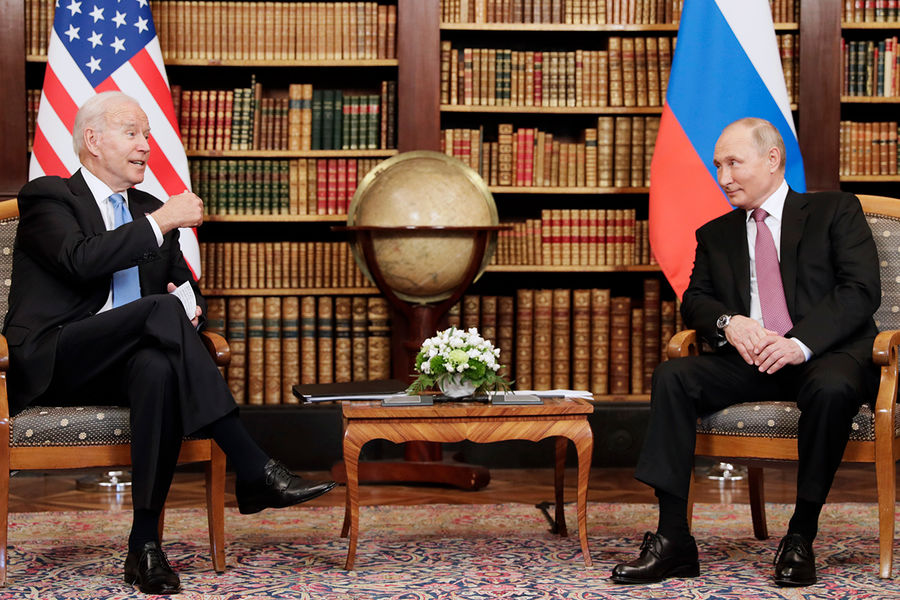 Президент России Владимир Путин и президент США Джо Байден во время встречи в&nbsp;рамках российско-американского саммита на&nbsp;вилле Ла-Гранж в&nbsp;Женеве, 16&nbsp;июня 2021&nbsp;года