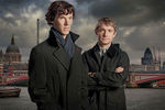 Свою самую узнаваемую роль Камбербэтч получил в сериале BBC “Шерлок”, который начал выходить в 2010 году. Играя знаменитого сыщика, актер был номинирован на “Золотой глобус” и удостоился нескольких премий, включая “Эмми” и “Актер года” журнала GQ. Проект выходил в течение четырех сезонов. В 2017 году Камбербэтч подписал контракт на участие в пятом сезоне. 