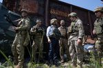 Президент Украины во время посещения Донбасса, 27 мая 2019 года