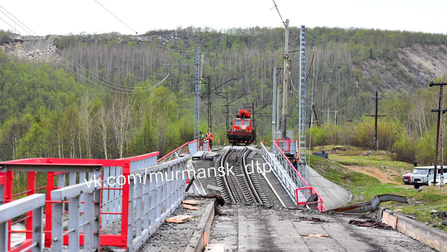 На&nbsp;месте обрушения железнодорожного моста через&nbsp;реку Кола в&nbsp;Мурманской области.