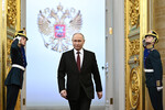Избранный президент РФ Владимир Путин перед началом церемонии инаугурации в Кремле, 7 мая 2024 года
