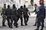 Террорист Мохамед Мера убит во время штурма его квартиры спустя почти 30 часов после начала спецоперации.