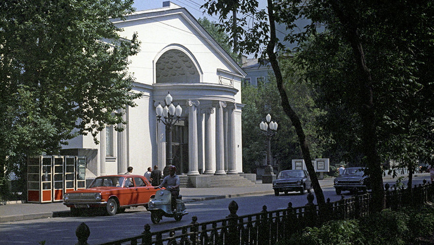 Вид на здание театра «Современник», 1975 год