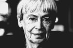 <b>Урсула Ле Гуин (21 октября 1929 — 22 января 2018).</b> Американская писательница и литературный критик. Автор романов, стихов, детских книг, публицист. Наибольшую известность получила как автор романов и повестей в жанрах научной фантастики и фэнтези