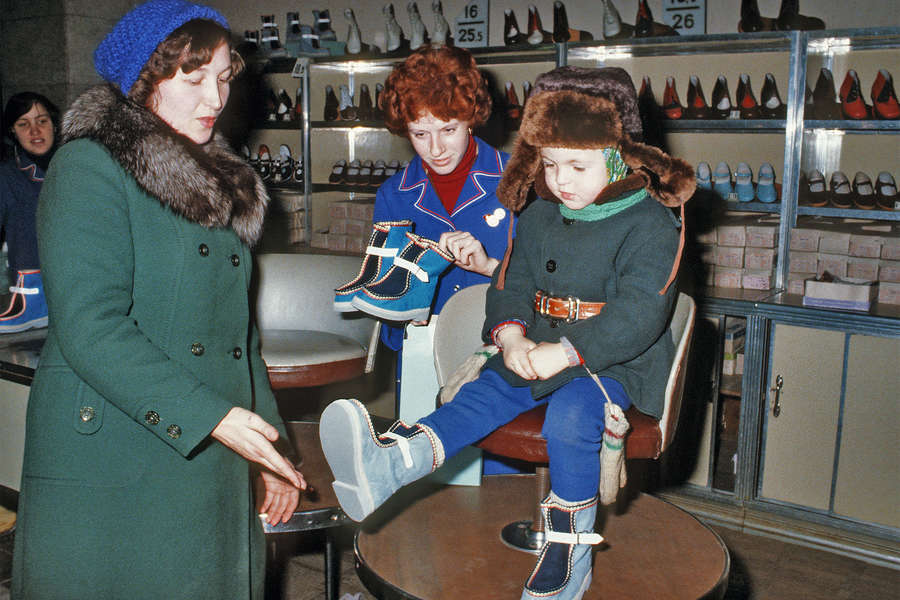 В&nbsp;обувном отделе магазина &laquo;Детский мир&raquo; в&nbsp;Москве, 1979&nbsp;год
