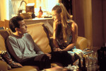 Актеры Чарли Шин и Дениз Ричардс в фильме <b>«Спросите Синди» (2001)</b><br>
Настоящую Синди сыграла, собственно, Дениз Ричардс. После съемок у них с Шином завязался роман, и в 2002-м они поженились. У пары родились две дочери, но в конце 2005-го Ричардс подала на развод, будучи не в силах выносить загулы супруга, в то время уже серьезно злоупотреблявшего алкоголем и наркотикам и отличавшегося агрессивным поведением.
