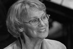 <b>Алла Покровская (18 сентября 1937 — 25 июня 2019) </b> Советская и российская актриса театра и кино. На счету народной артистки десятки ролей на сцене и экране, кроме того, она занималась режиссурой и преподавательской деятельностью. Покровская была женой актера и режиссера Олега Ефремова, их сын Михаил Ефремов и внуки Николай и Никита также работают в театре