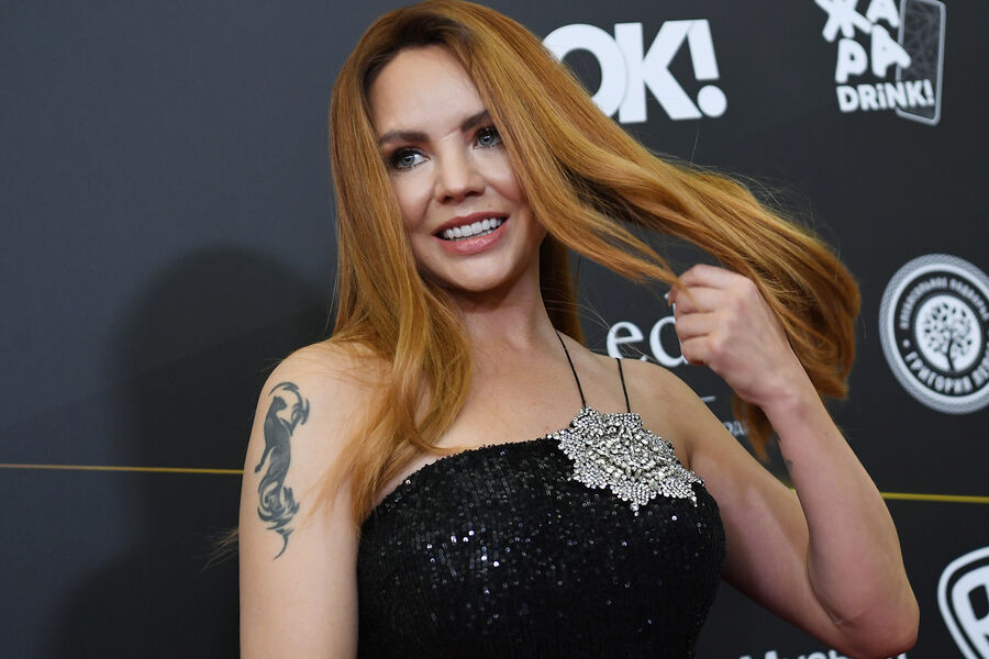 Певица МакSим на&nbsp;красной дорожке перед&nbsp;началом V музыкальной премии &laquo;Жара Music Awards&raquo; в&nbsp;концертном зале &laquo;Крокус Сити Холл&raquo;, 2022&nbsp;год
