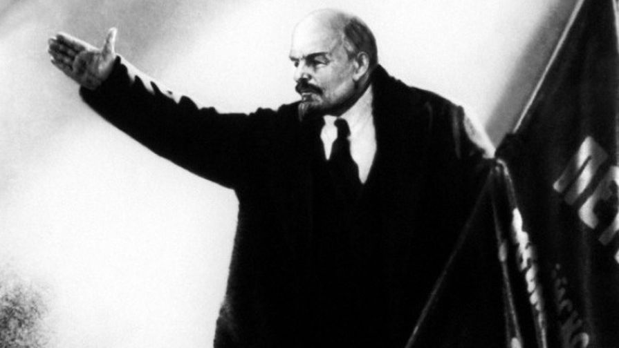 Кадр из фильма «Октябрь» (1927). Режиссеры Сергей Эйзенштейн, Григорий Александров. В роли Ленина — актер Василий Никандров