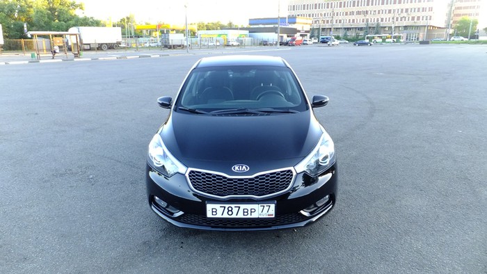 Обновленный Cerato обзавелся впечатляющей передней оптикой и изящной крышкой капота