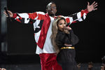 Шон Коумз (Пафф Дэдди) и Кимберли Денис Джонс (Lil’ Kim) во время выступления на церемонии BET Awards 2015
