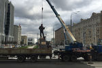 Установка памятника Михаилу Калашникову в Москве, 16 сентября 2017 года