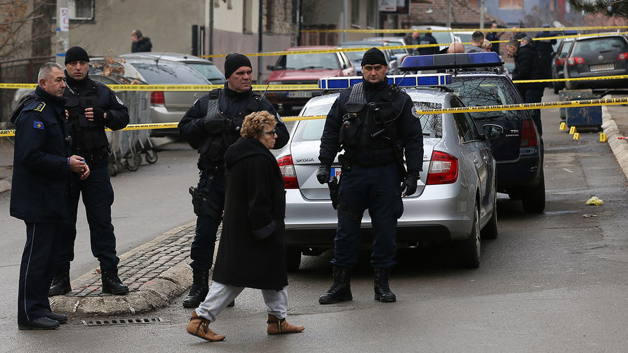 Место убийства Оливера Ивановича в&nbsp;Лидер косовских сербов Оливер Иванович около&nbsp;офиса движения «Свобода, демократия, правда» в&nbsp;городе Косовска-Митровица, 16 января 2018 года