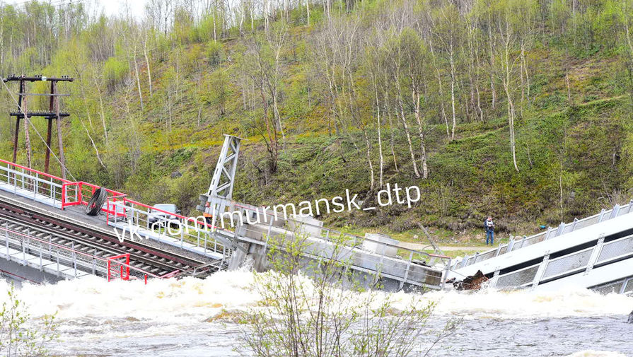 На&nbsp;месте обрушения железнодорожного моста через&nbsp;реку Кола в&nbsp;Мурманской области.