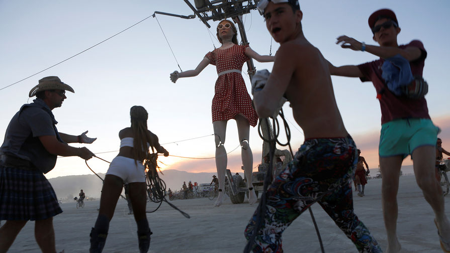 Ежегодный фестиваль Burning Man в пустыне Блэк-Рок