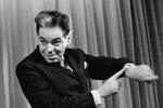 Аркадий Райкин во время выступления, 1964 год
