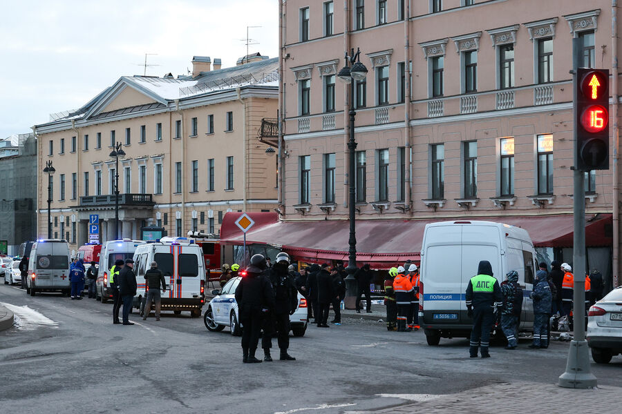 Последствия взрыва в&nbsp;кафе &laquo;Стрит-бар&raquo; на&nbsp;Университетской набережной в&nbsp;Санкт-Петербурге, 2&nbsp;апреля 2023&nbsp;года