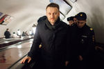 Оппозиционер Алексей Навальный (включен в список террористов и экстремистов) во время задержания на&nbsp;станции метро &laquo;Краснопресненская&raquo;