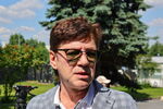 Певец Феликс Царикати перед церемонией прощания с бывшим солистом группы «Ласковый май» Юрием Шатуновым в зале Троекуровского кладбища, 26 июня 2022 года
