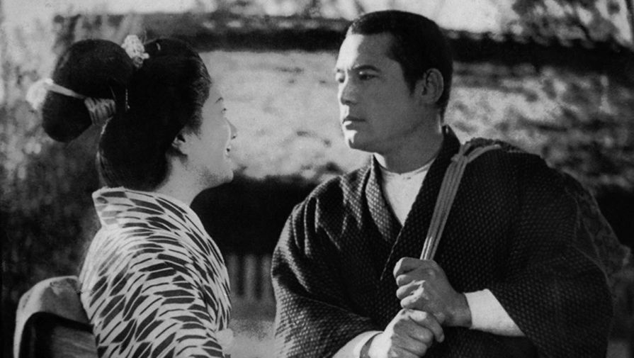 Свой первый фильм <b>&laquo;Легенда о&nbsp;великом мастере дзюдо&raquo; (1943)</b> Куросава снял в&nbsp;разгар Второй мировой войны, в&nbsp;1943 году. Фильм был отмечен тяжелой печатью милитаристской пропаганды, сделавшей ему дурную славу &ndash; экранизация романа Цунэо Томиты о&nbsp;дисциплине и готовности принести себя в&nbsp;жертву вышла в&nbsp;год начала призыва студентов в&nbsp;ряды японской армии. Однако со временем для&nbsp;зрителей на&nbsp;первый план вышли мастерски поставленные сцены поединков и необычная сюжетная структура «Гения дзюдо», ставшего первым фильмом о&nbsp;боевых искусствах, который дал рождение не только отдельному направлению в&nbsp;кинематографе, но и целому жанру в&nbsp;мире компьютерных игр &ndash; любой современный файтинг или его элементы непосредственно наследуют дебюту Куросавы.
