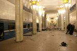 Станция метро «Октябрьская» после взрыва, 11 апреля 2011 года