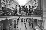 В Государственном универсальном магазине, 1974 год