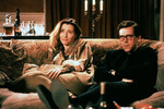 <b>«Друзья Питера» (1992)</b>
<br><br>
В «Друзьях Питера» Хью Лори снялся вместе со своими однокурсниками по Кембриджу, участниками университетского театрального кружка Footlights Dramatic Club Стивеном Фраем и Эммой Томпсон. Комедия режиссера Кеннета Браны рассказывает историю шестерых выпускников Кембриджа. Питер (Стивен Фрай) наследует от отца большое поместье и приглашает бывших однокурсников, в том числе Роджера (Хью Лори) и Мегги (Эмма Томпсон), на новогоднюю вечеринку, во время которой открывает друзьям страшный секрет. 