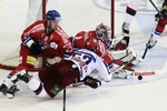 Сергея Широкова останавливает Ондржей Немец