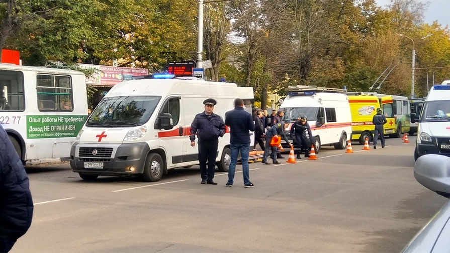 Троллейбус, совершивший наезд на&nbsp;остановку общественного транспорта в&nbsp;городе Орел, 9 октября 2018 года