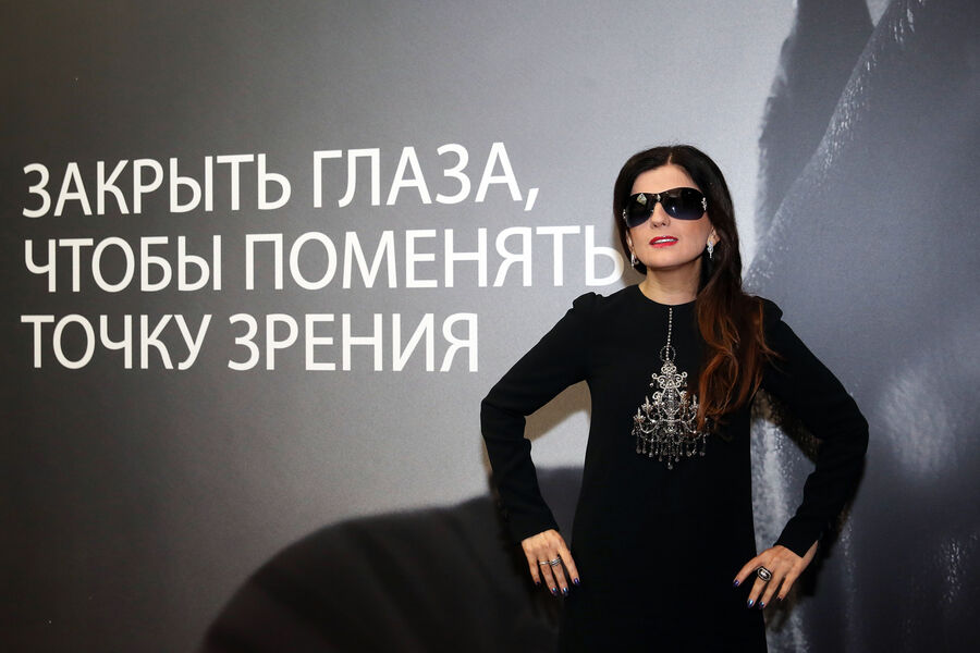 Певица Диана Гурцкая на&nbsp;церемонии открытия первой в&nbsp;России выставки тактильных картин для&nbsp;слепых и слабовидящих людей &laquo;Видеть невидимое&raquo; в&nbsp;итальянском дворике Государственного музея изобразительных искусств имени А.С. Пушкина, 2016&nbsp;год