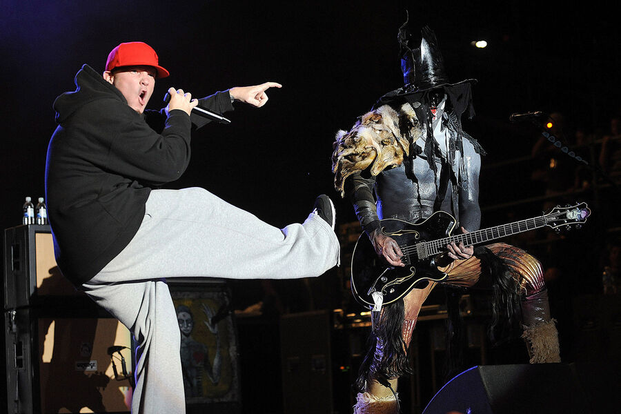Солист группы Limp Bizkit Фред Дерст во время выступления на&nbsp;музыкальном фестивале Rock on the Range, Огайо, США, 23&nbsp;мая 2010&nbsp;года