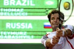 Теймураз Габашвили смотрелся на корте лучше, чем его партнер по российской сборной Игорь Андреев