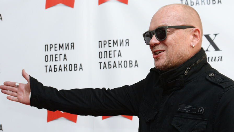 Актер Андрей Смоляков перед&nbsp;церемонией вручения премии Олега Табакова в&nbsp;&laquo;Московском театре под&nbsp;руководством О.Табакова&raquo;, 20 марта 2015 года