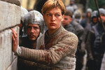 <b>«Жанна д'Арк» (1999)</b><br>
Изначально Бессон должен был стать исполнительным продюсером «Жанны д'Арк», а Кэтрин Бигелоу — режиссером. Она уже давно вынашивала идею фильма и видела в главной роли Клэр Дэйнс. Но Бессон настоял, чтобы Жанну д'Арк сыграла Йовович, которая на тот момент была его женой, а Бигелоу была против — и в итоге уступила ему режиссерское кресло.
