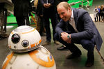Принц Уильям и дроид BB-8
