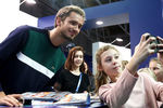 Медведев &mdash; только второй россиянин, которому покорился Итоговый турнир. Первым был Николай Давыденко в&nbsp;2009-м. На&nbsp;фото: Даниил Медведев во время автограф-сессии, 2019&nbsp;год.