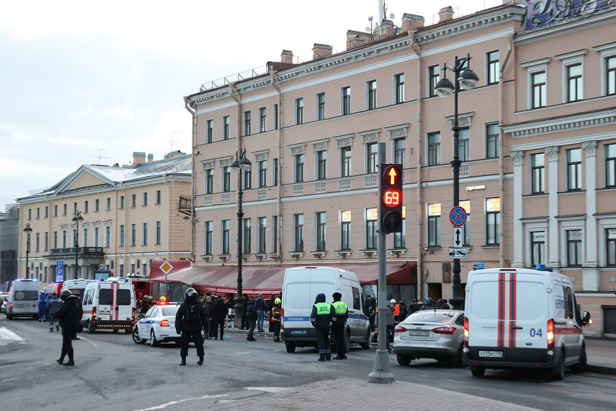 Последствия взрыва в&nbsp;кафе &laquo;Стрит-бар&raquo; на&nbsp;Университетской набережной в&nbsp;Санкт-Петербурге, 2&nbsp;апреля 2023&nbsp;года