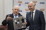 Первый вице-президент РФС Никита Симонян и президент Международной федерации футбола (ФИФА) Джанни Инфантино (слева направо) во время пресс-конференции, 2016 год 