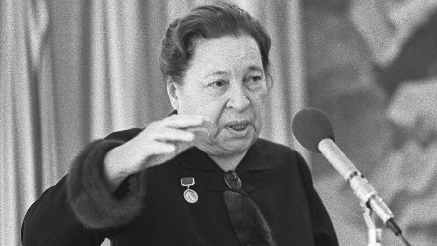 Поэтесса Агния Барто читает свои стихи