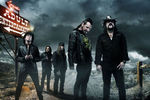 Винни Пол (справа) в составе группы Hellyeah