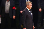 Министр обороны РФ Сергей Шойгу на церемонии прощания с Владимиром Зельдиным, которая проходит на главной сцене Театра Российской армии в Москве